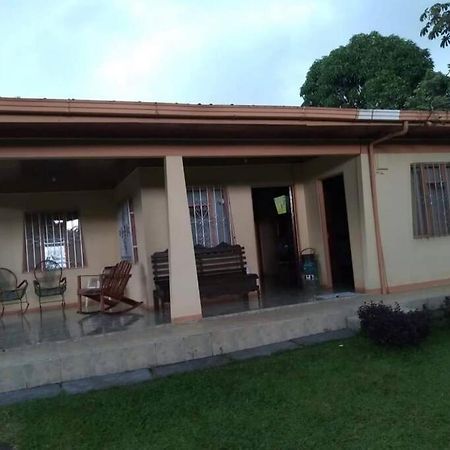 فيلا La Fortunaفي Casa Vacacional Lolita المظهر الخارجي الصورة